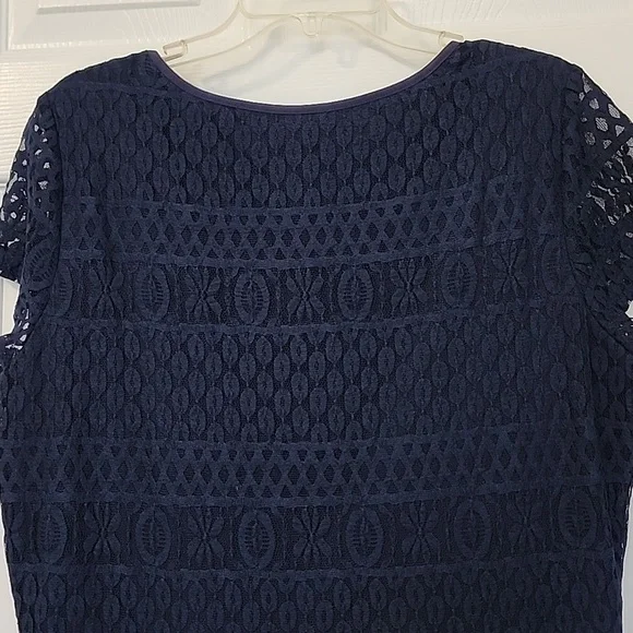 Woman's dress - Picture 7 of 10